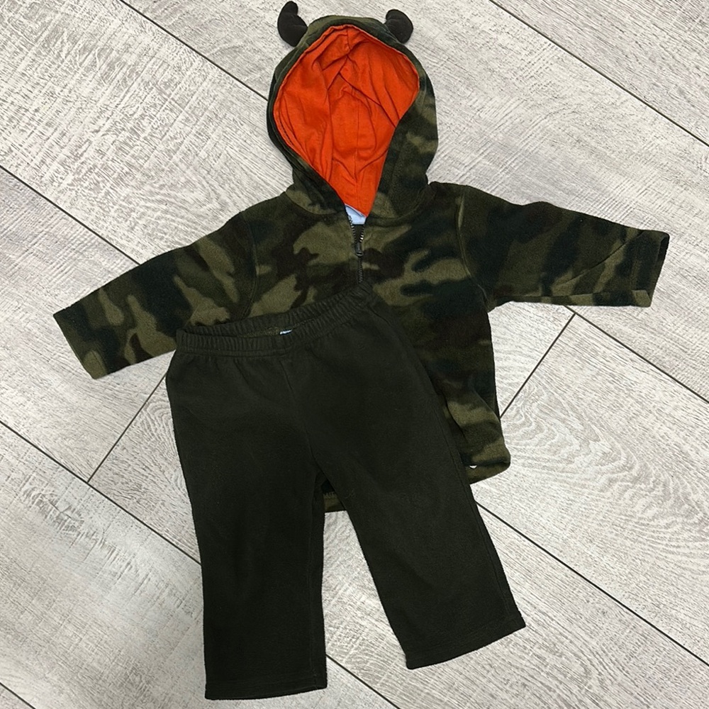 The Children's Place Camouflage Hoodie and Pants Set with Orange Lining
